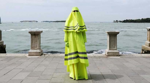 Marco Biagini High visibility burqa Outside performance Biennale di Venezia 2015