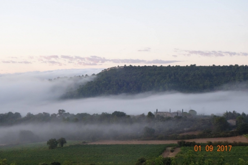 ludovic campion,massif du luberon,hôtel ocub' à villeneuve-lez-avignon,palais des papes,-ip.